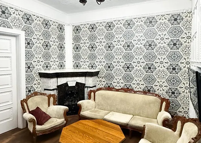 Teodora Square Apartments Площа Святого Теодора